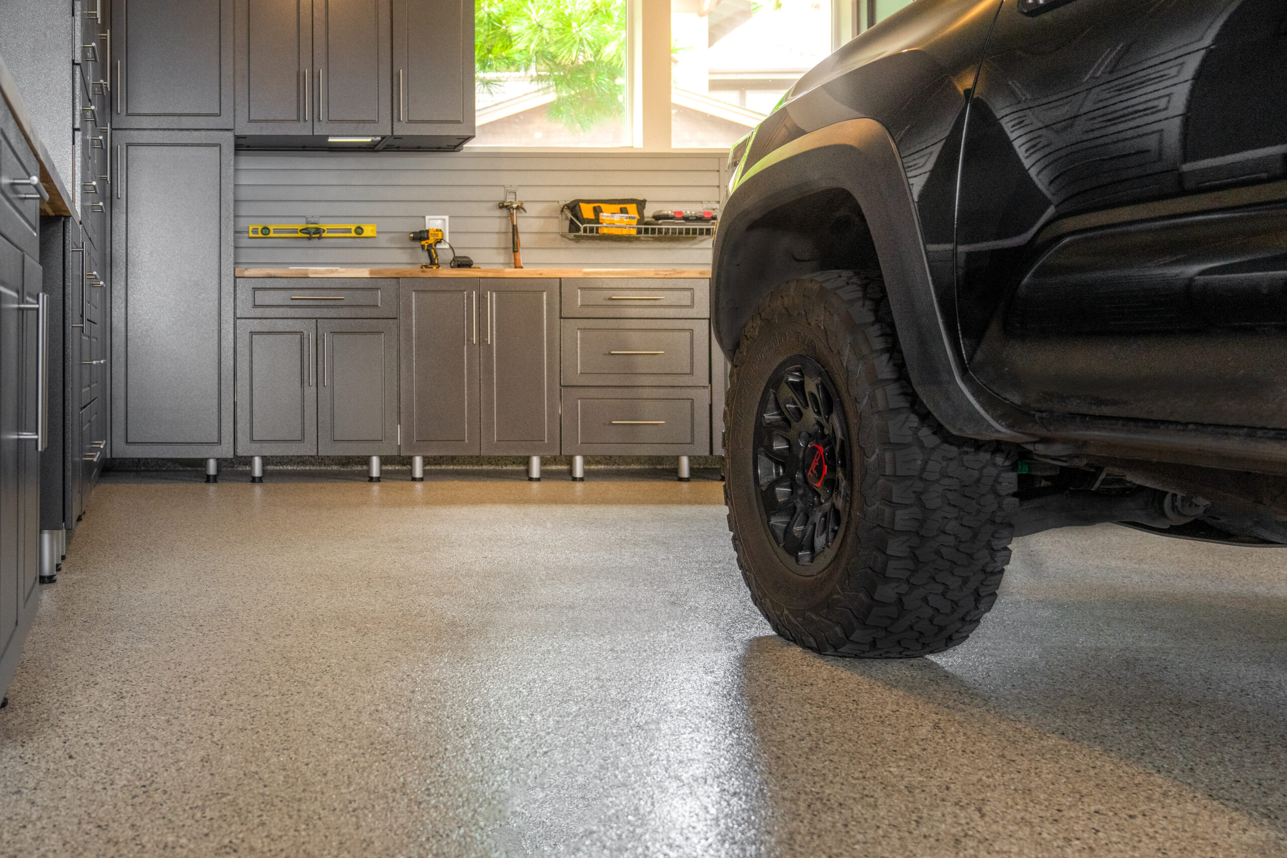 Penntek garage floor coating in a Tri-Cities home